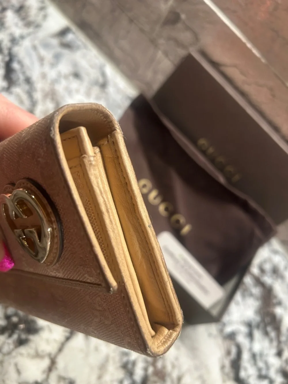 Gucci Brown GG Monogram Continental Wallet with Gold Heart Emblem EUC with COA - Picture 3 of 15